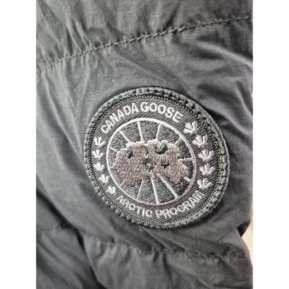 Canada Goose Women's Black Clair 750 Fill Power Down Puffer Coat Size Small - Picture 4 of 7